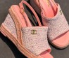 Женские комбинированные босоножки Chanel розовые на платформе 10 см 2026