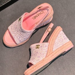 Женские комбинированные босоножки Chanel розовые на платформе 10 см 2026
