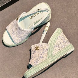 Женские комбинированные босоножки Chanel голубые на платформе 10 см 2026