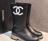 Женские кожаные сапоги Chanel черные на молнии 2026