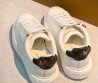 Женские кожаные кроссовки Louis Vuitton белые с брелоком 2026