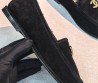 Женские замшевые лоферы с мехом Chanel черные 2026
