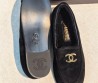 Женские замшевые лоферы с мехом Chanel черные 2026