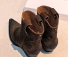 Женские замшевые сапоги казаки Maison Margiela коричневые на танкетке высота 6,5 см 2026
