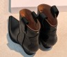 Женские кожаные сапоги казаки Maison Margiela черные на танкетке высота 6,5 см 2026