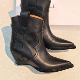 Женские кожаные сапоги казаки Maison Margiela черные на танкетке высота 6,5 см 2026