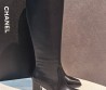 Женские кожаные сапоги Chanel черные каблук 7,5 см 2026