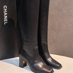 Женские кожаные сапоги Chanel черные каблук 7,5 см 2026
