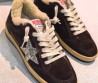 Женские замшевые кроссовки Golden Goose коричневые с мехом 2026