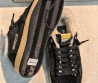 Женские замшевые кроссовки Golden Goose черные с мехом 2026