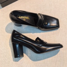 Женские кожаные туфли Chanel черные глянцевые каблук 7 см 2026