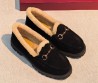 Женские замшевые лоферы Gucci черные с мехом 2026