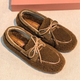 Женские меховые мокасины Miu Miu коричневые 2026