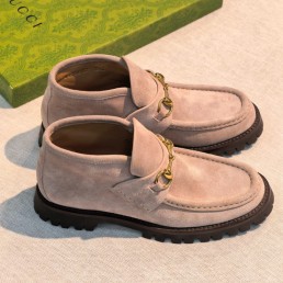Женские замшевые ботильоны Gucci Horsebit бежевые 2026