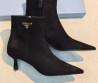 Женские замшевые ботильоны Prada черные каблук 5 см 2026