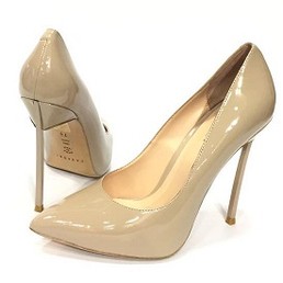 Женские бежевые лаковые туфли лодочки Casadei