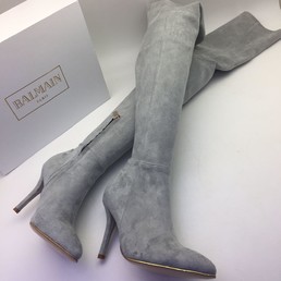 Женские замшевые ботфорты Balmain серые