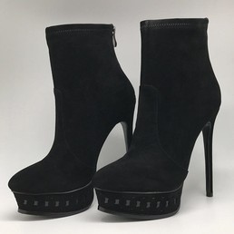 Женские замшевые осенние ботильоны Casadei черные на танкетке и высоком каблуке