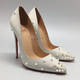 Женские летние белые кожаные туфли Christian Louboutin Pigalle с шипами на высоком каблуке