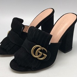 Женские летние замшевые сабо Gucci черные с открытым носом