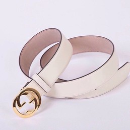 Женский кожаный розовый ремень с логотипом Gucci на пряжке