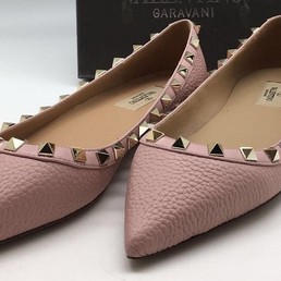 Женские кожаные розовые балетки Valentino Garavani Rockstud