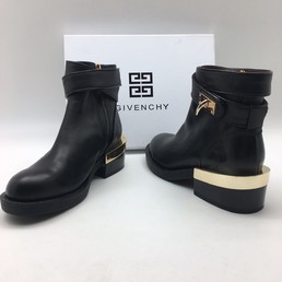 Женские осенние кожаные полусапоги Givenchy черные