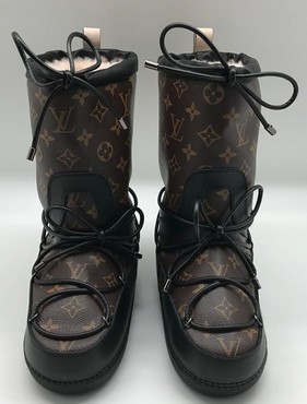 Moon boot best sale louis vuitton