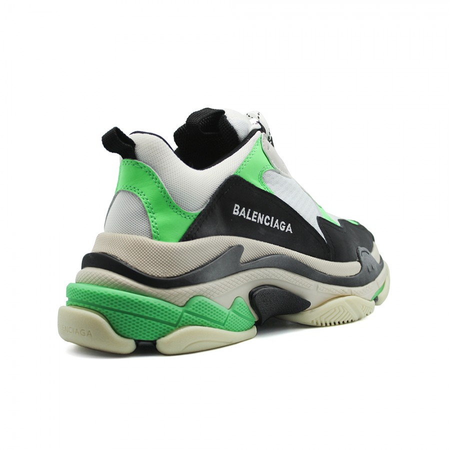 Balenciaga кроссовки. Кроссовки Баленсиага Triple. Баленсиага трипл с зеленые. Balenciaga Triple s зеленые. Кроссовки Баленсиага женские Triple s.