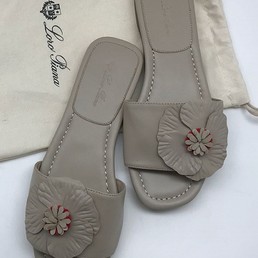 Женские шлепанцы Loro Piana серые