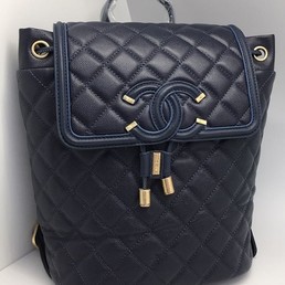 Кожаный рюкзак Chanel черный