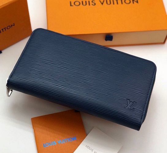Кошелек Louis Vuitton из натуральной кожи Epi Кошелек Louis Vuitton из натуральной кожи Epi