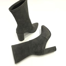 Замшевые осенние полусапоги Stuart Weitzman серые