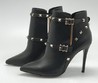 Ботильоны Valentino Rockstud черные