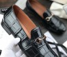 Мужские лоферы из кожи крокодила Gucci черные