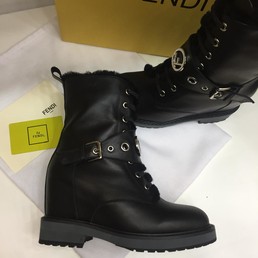 Женские зимние ботинки Fendi кожаные с мехом