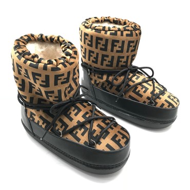 Fendi cheap moon boots