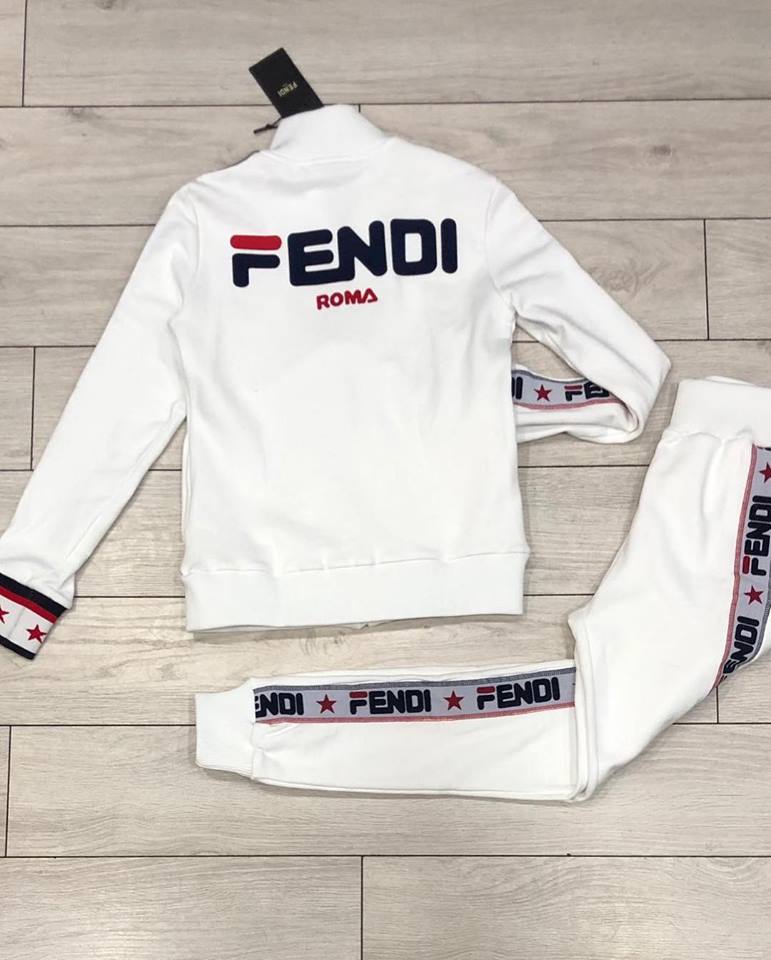 Roma бренд. Спортивный костюм Fendi ROMA. Спортивный костюм Фенди белый. Fendi ROMA спортивный костюм мужской. Спортивный костюм Fendi женский ROMA.