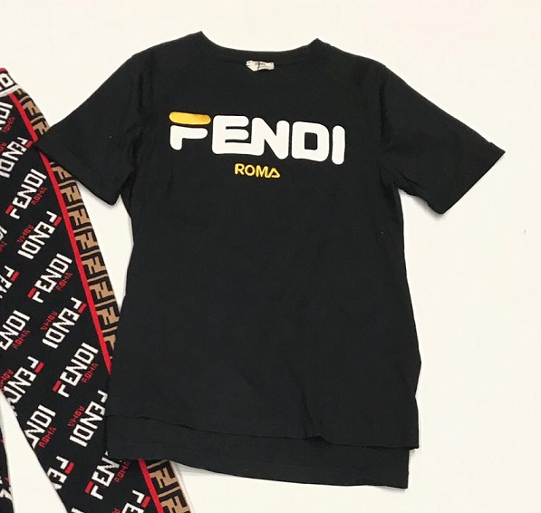 Roma бренд. Fendi ROMA футболка. Fendi ROMA футболка женская. Майка Фенди.