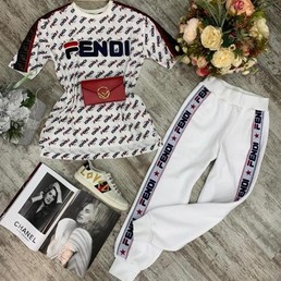 Летний костюм Fendi Roma белый