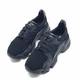 Черные кроссовки Givenchy