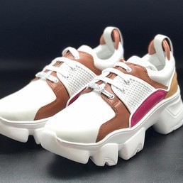 Белые кроссовки Givenchy