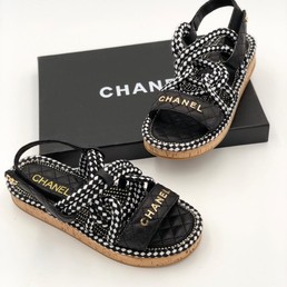 Черные кожаные сандалии Chanel