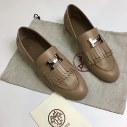Женские бежевые лоферы Hermes