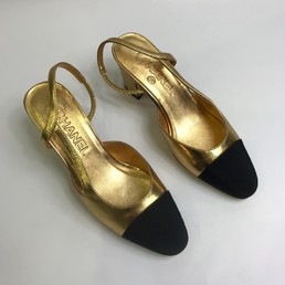 Золотые босоножки Chanel кожаные