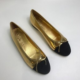 Золотые кожаные балетки Chanel