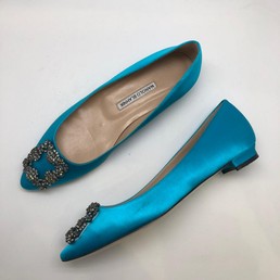 Балетки Manolo Blahnik Hangisi