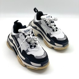 Белые с черным кроссовки Balenciaga Triple S