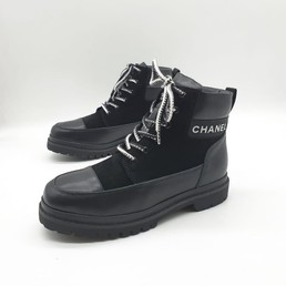 Женские кожаные ботинки Chanel черные