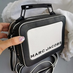 Женская кожаная сумка Marc Jacobs белая